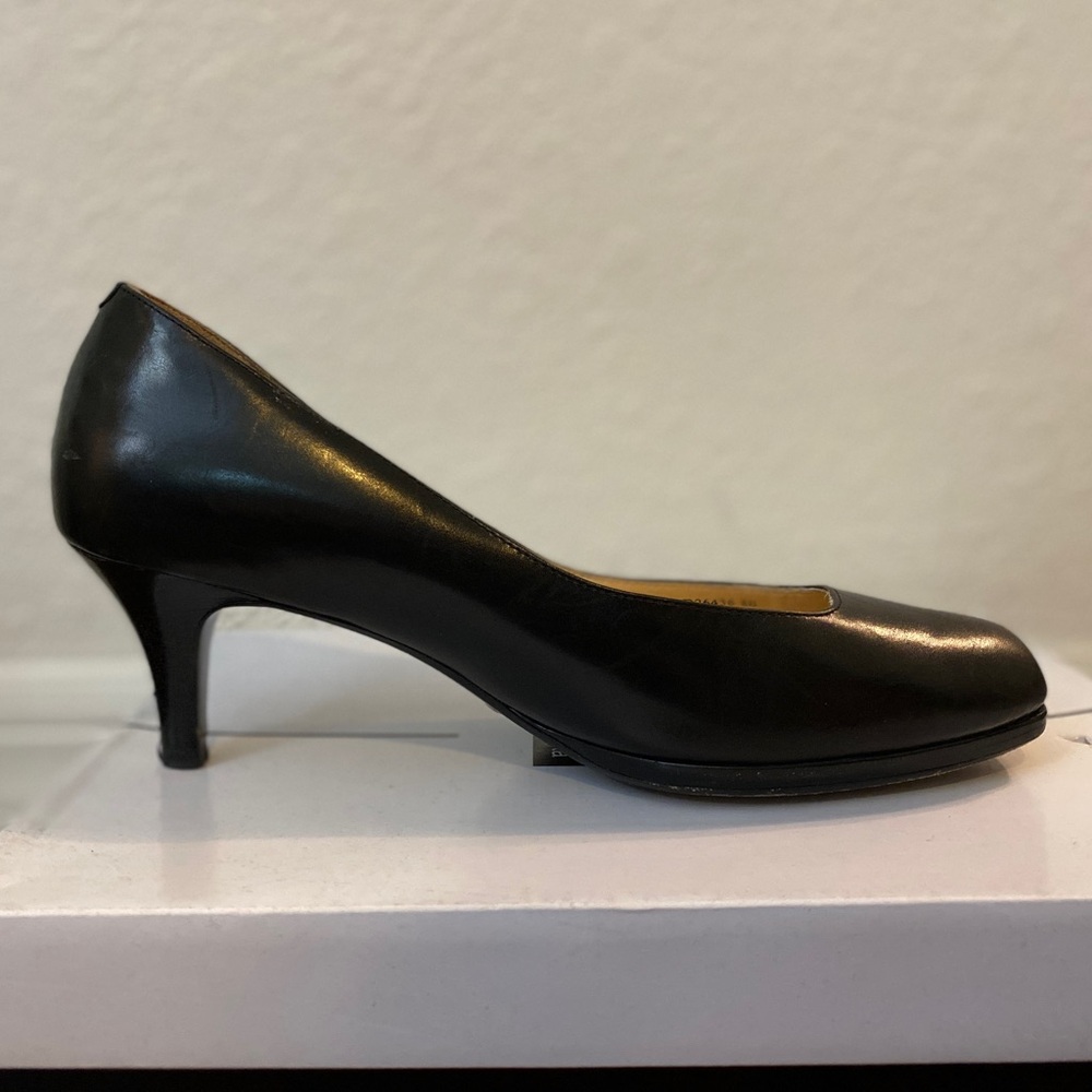 Cole Haan Nike Air low heeled black leather pumps